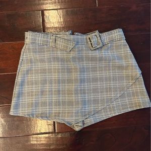 plaid skirt. size large